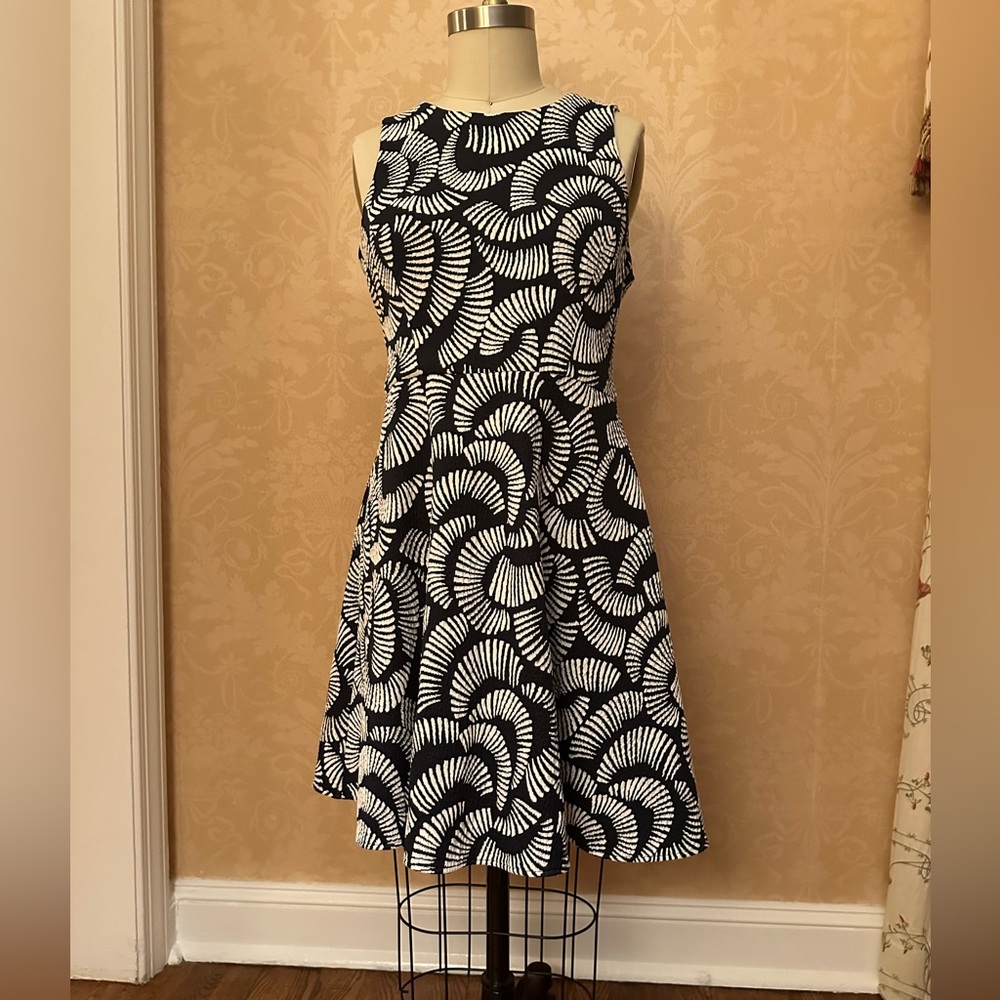 Navy and white fit and flare summer dress. Size 10. Soft stretch.